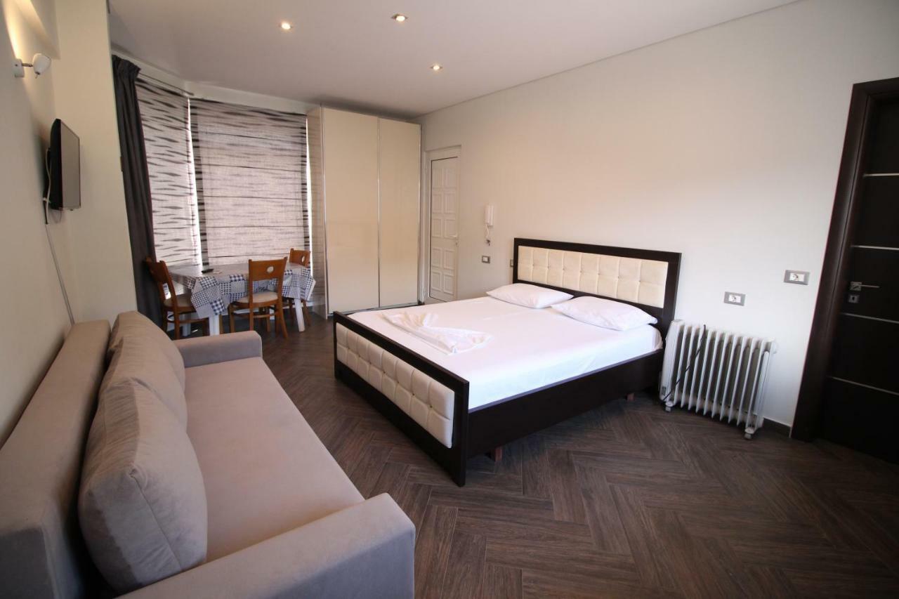 Apartment & Ardian-mandi Sarande-albania *